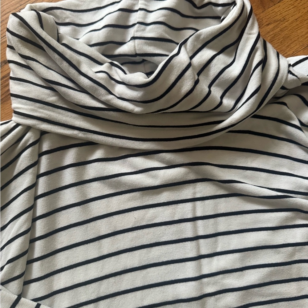 Liz Claiborne Black and White Striped Long Sleeve Top. Cowl Turtleneck sz L - Picture 3 of 13